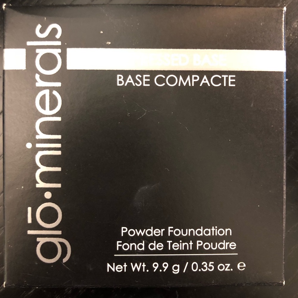 GloMinerals pressed base mineral makeup
